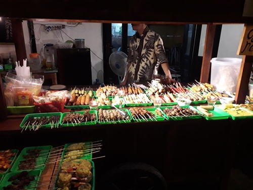 Wisata Kuliner di Yogya? Ya, ke Pendopo Lawas di Alun-alun Utara, Keraton Kasultanan Yogyakarta 